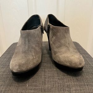 Arnold Churgin Heels